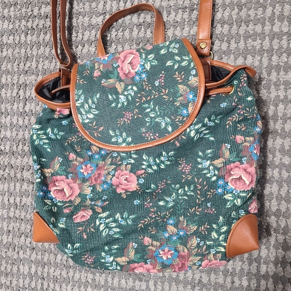 Avon Handbags - vintage 1994‎ Avon Garden Tapestry shoulder bag green floral pattern VTG